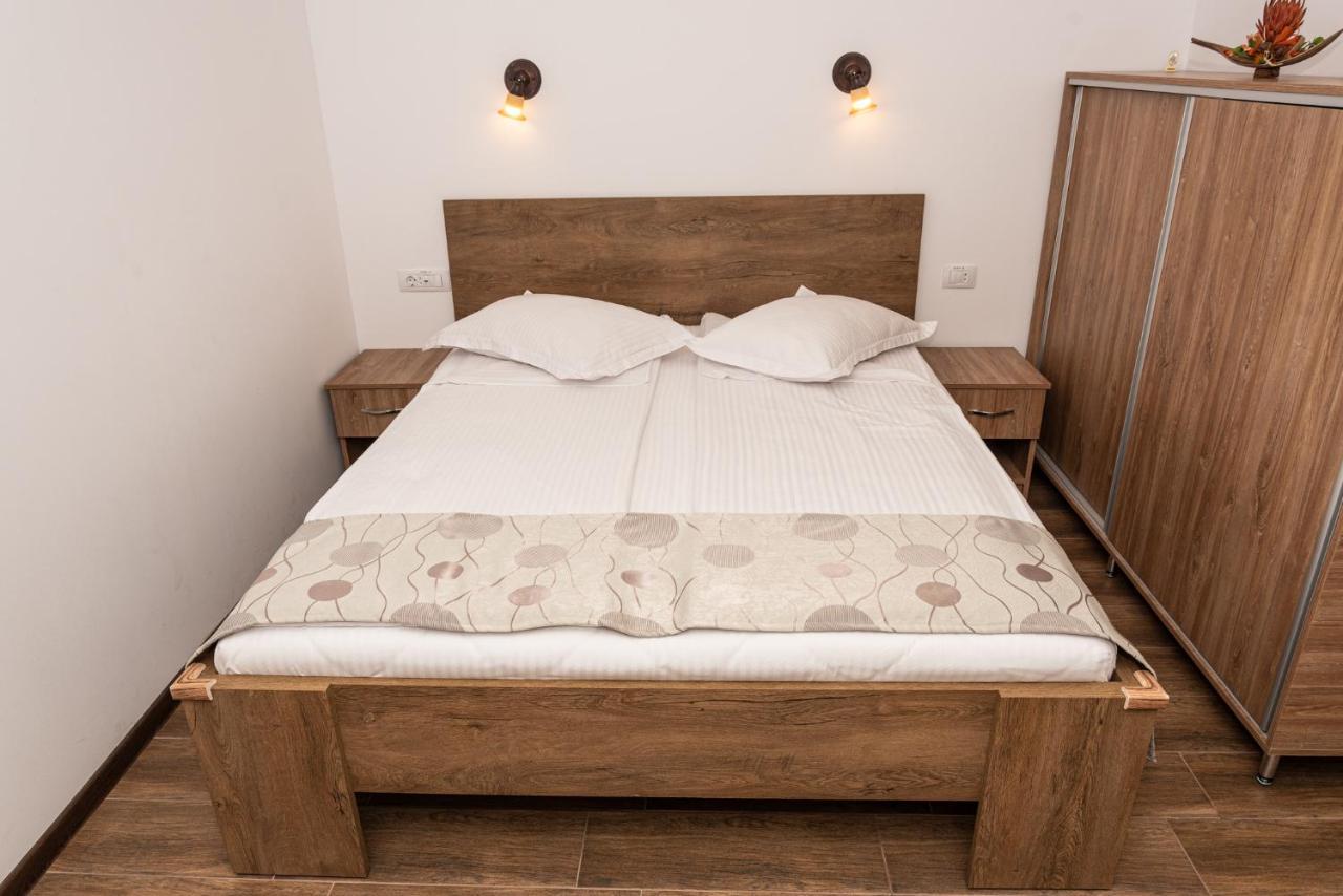 K'Raman Hotel Ramnicu Valcea Bagian luar foto