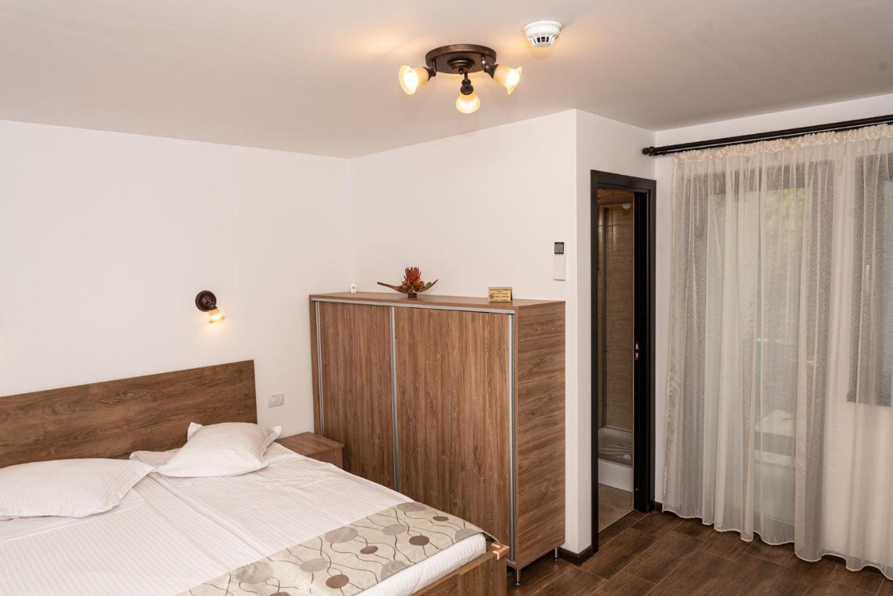 K'Raman Hotel Ramnicu Valcea Bagian luar foto